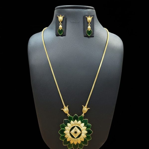 Emerald green lotus meenakari gold tone set