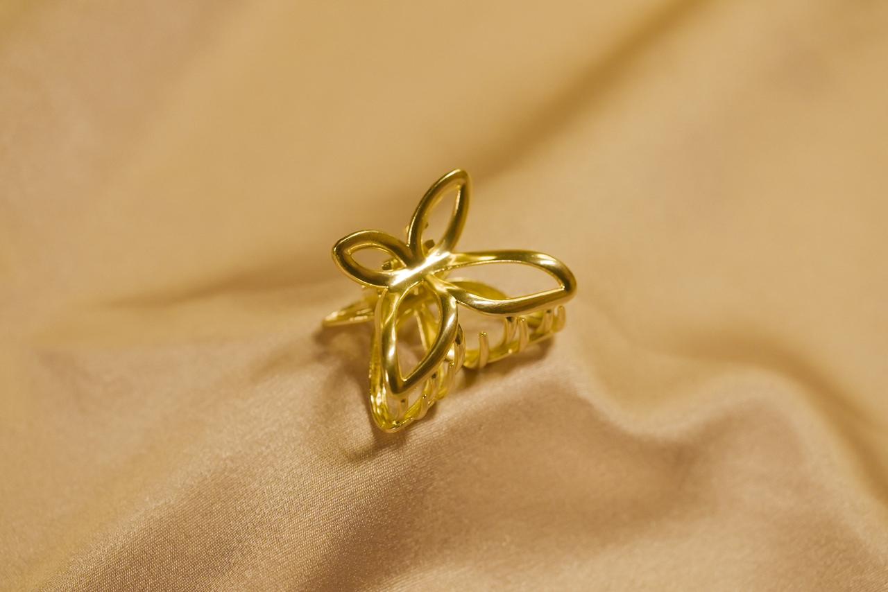 WhatsApp Image 2026-01-04 at 3.46.19 PM (2) The Elara Rose-Marble Cloud Clip - Image 1