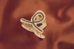 The Serpentine Loop Clip