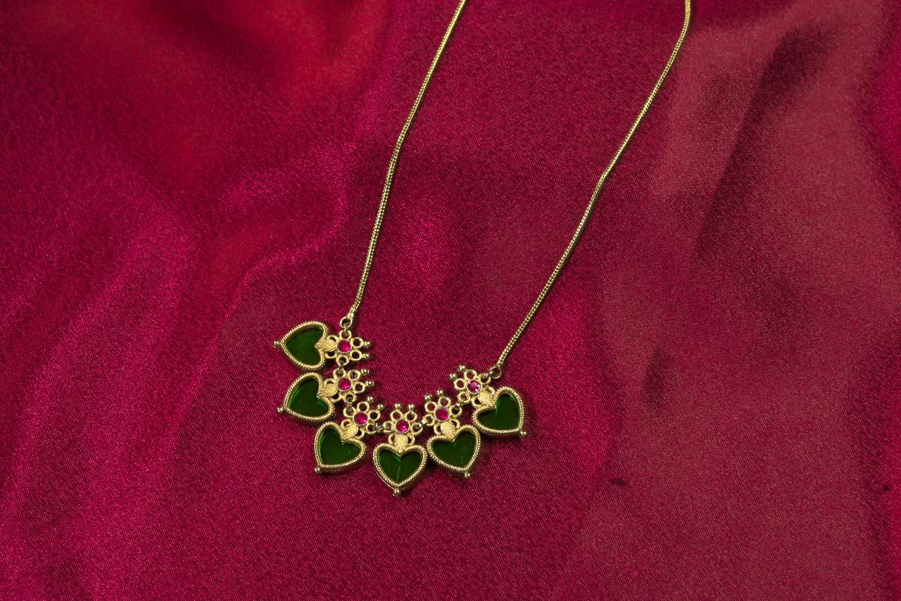 WhatsApp Image 2026-01-10 at 4.14.45 PM (1) Traditional Emerald Palakka Mala - Image 1