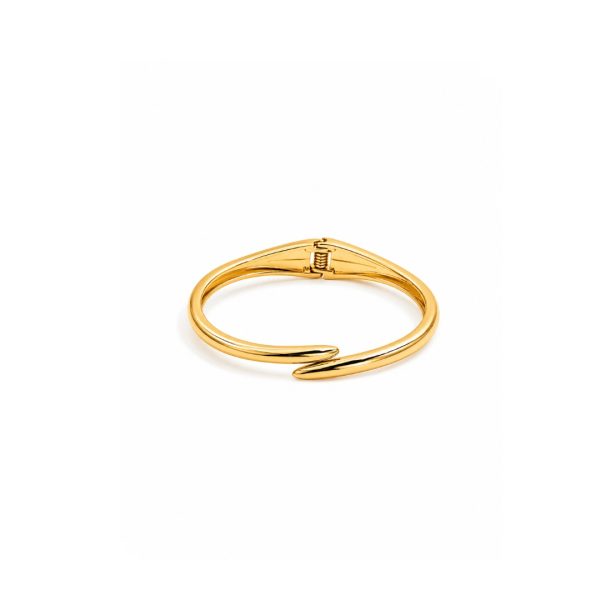 Minimal Twist Bracelet
